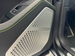Lamborghini Urus 2019-thumb-17