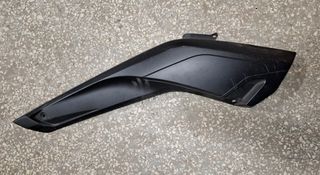 Δεξί καπάκι κάτω από σέλα Yamaha X-MAX 250