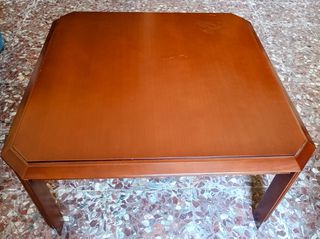 Τραπέζι σαλονιού σε άριστη κατάσταση,διαστάσεις 79x79x40 εκ.