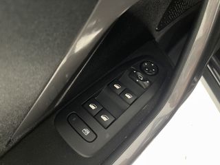 Peugeot 2008 2016 automatic panorama-thumb-21