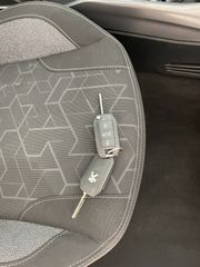 Peugeot 2008 2016 automatic panorama-thumb-23