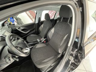 Peugeot 2008 2016 automatic panorama-thumb-10