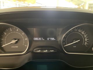 Peugeot 2008 2016 automatic panorama-thumb-15