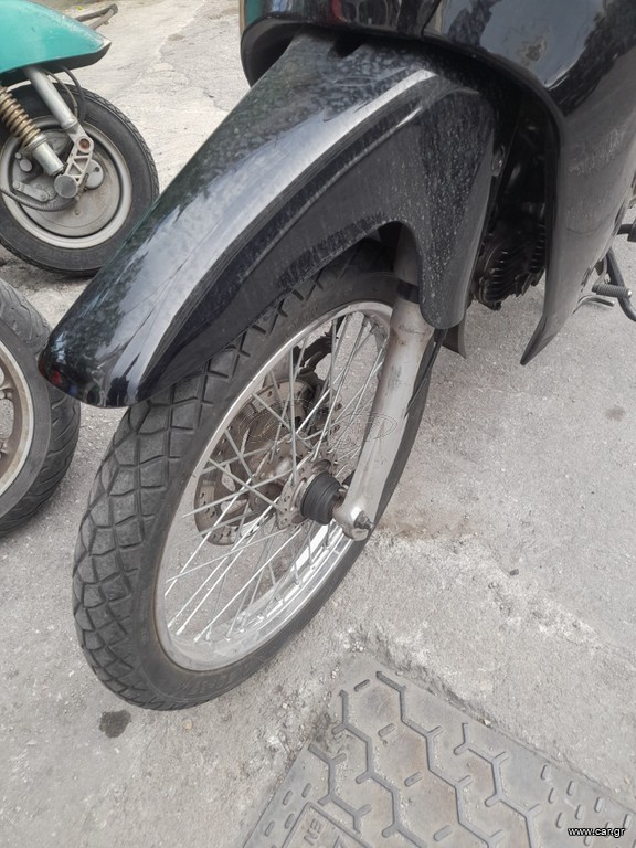 Modenas Kriss II 2004