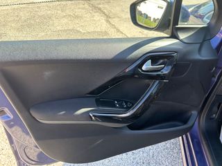 Peugeot 208 2015 1.2 VTI STYLE-thumb-5