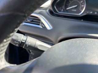 Peugeot 208 2015 1.2 VTI STYLE-thumb-8