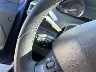 Peugeot 208 2015 1.2 VTI STYLE-thumb-9