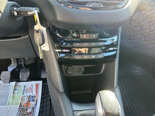 Peugeot 208 2015 1.2 VTI STYLE-thumb-11
