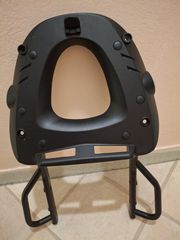 kit mpratsa kai plakidio m5m της Ιταλικής εταιρείας givi.