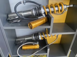Αγωνιστική ανάρτηση Ohlins με δοχεία αζώτου από Renault Clio 2