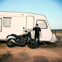 Royal Enfield 2026 GUERILLA 450-thumb-3