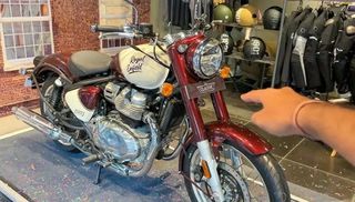 Royal Enfield Classic 650 2026 ROYAL ENFIELD CLASSIC 650 VALLAM RED-thumb-2