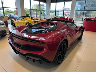 Ferrari 296 GTS 2025 Rosso carbon - ΕΤΟΙΜΟΠΑΡΑΔΟΤΟ-thumb-1