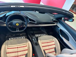 Ferrari 296 GTS 2025 Rosso carbon - ΕΤΟΙΜΟΠΑΡΑΔΟΤΟ-thumb-3