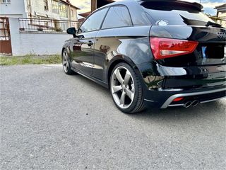 Audi A1 2011 S-LINE-thumb-3
