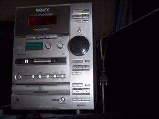 Ηχοσυστημα hi-fi SONY μοντελο CMT-CP33 MD,minidisk,cd,κασετα,ραδιο,ηχεια,αριστη κατασταση