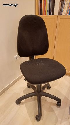 Καρέκλα γραφείου μαυρη τροχηλατη