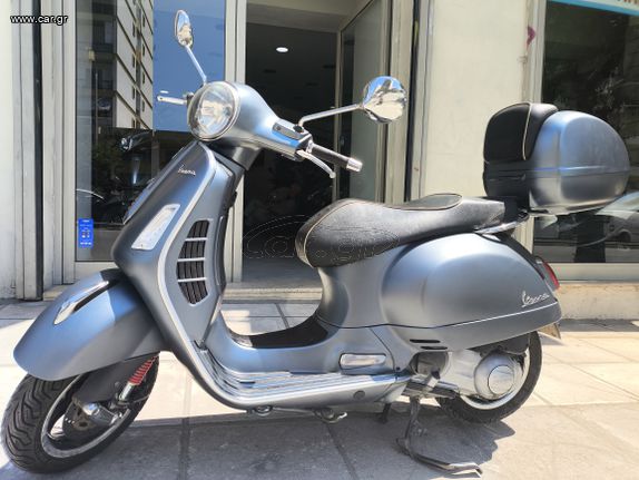 OPO 10 - Scooter Miniature 1/18 Piaggio Vespa GTS 300 Or 2017 - Ves1005 Maisto