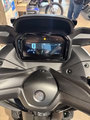 Yamaha XMAX 300 2026 TECK MAX + ΔΩΡΑ 500€-thumb-6
