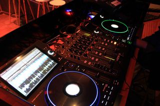 Denon SC6000 prime + LS6000 prime + ALLEN & HEATH xone43