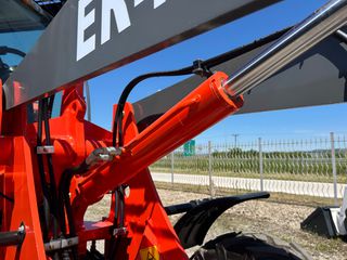 Φορτωτής Με Λάστιχα 2025 EVERUN 412-thumb-37