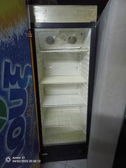 Βιτρίνα ψυγείο επαγγελματική της zanussi , 2 μέτρα ύψοςΧ70 εκατοστά πλάτος