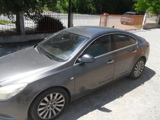 Opel Insignia 2010-thumb-1