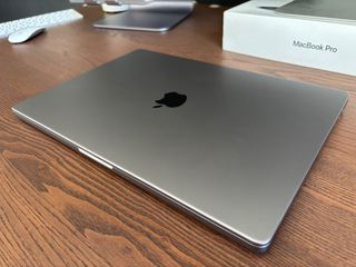 MacBook Pro 2023 M2 16’’-thumb-1