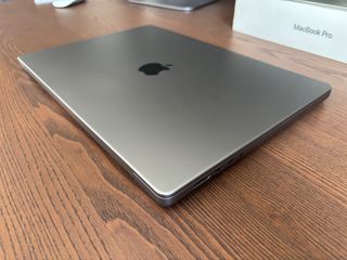 MacBook Pro 2023 M2 16’’-thumb-2