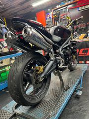 Triumph Street Triple 675 2010-thumb-3