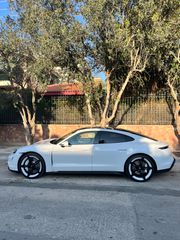 Porsche Taycan 2022 2022 performance plus  E mission 21 inch