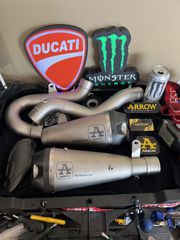 Ducati Panigale V4 2023-thumb-26