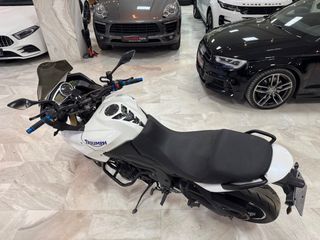 Triumph Tiger 1050 2011-thumb-10