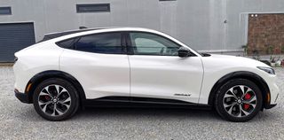 Ford Mustang Mach-E 2022 Premium AWD Matrix 351hp 98kWh