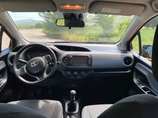 Toyota Yaris 2017 VVT-IE-thumb-9