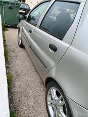 Fiat Punto 2001-thumb-1