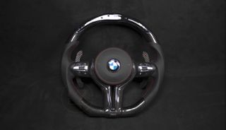 Τιμόνι Carbon για BMW με LED οθόνη μαζί με αερόσακο