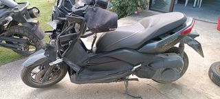Yamaha XMAX 250 2016-thumb-1