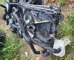 Κομπλέ βεντιλατερ ψυγεια yaris hybrid