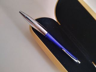 Στυλό PARKER, Χρώμα μπλε electric, Καινούργιο ανταλλακτικό, Αρίστη Κατάσταση, τιμή Ευκαιρίας.