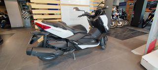 Yamaha XMAX 400 2015 2015-thumb-5