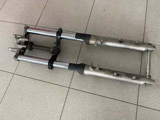 Yamaha TDM850 τύπου (4TX) 1995/2001 Μπροστινό Σύστημα Κομπλέ Μπουκάλες Σταύρος Τιμονοπλακα σε Άριστη κατάσταση!!!-thumb-2