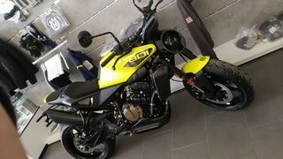 Husqvarna Vitpilen 2025 801-thumb-1