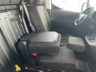 Φορτηγό Έως 7.5τ Toyota 2026 ΕΤΟΙΜΟΠΑΡΑΔΟΤΟ PROACE CITY 50KWH 136HP L1 LIVE PLUS-thumb-18