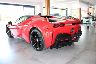Ferrari SF90 2021 STRADALE-thumb-8