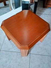 Βοηθητικό τραπεζάκι σαλονιού σε άριστη κατάσταση,διαστάσεις 46x46x40 εκ.