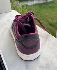 Sneakers-thumb-1