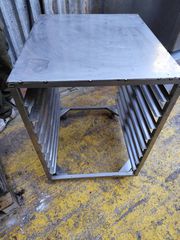 Τροχήλατη ανοξείδωτη βάση για 10 γαστρονόμους