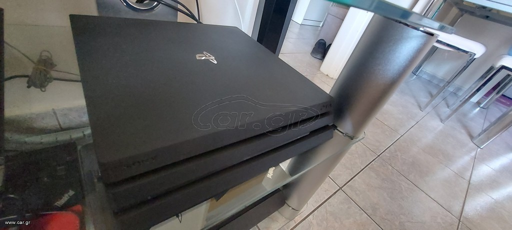 PLAYSTATION 4 PRO 1 Terabyte