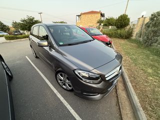 Mercedes-Benz B 180 2017 urban